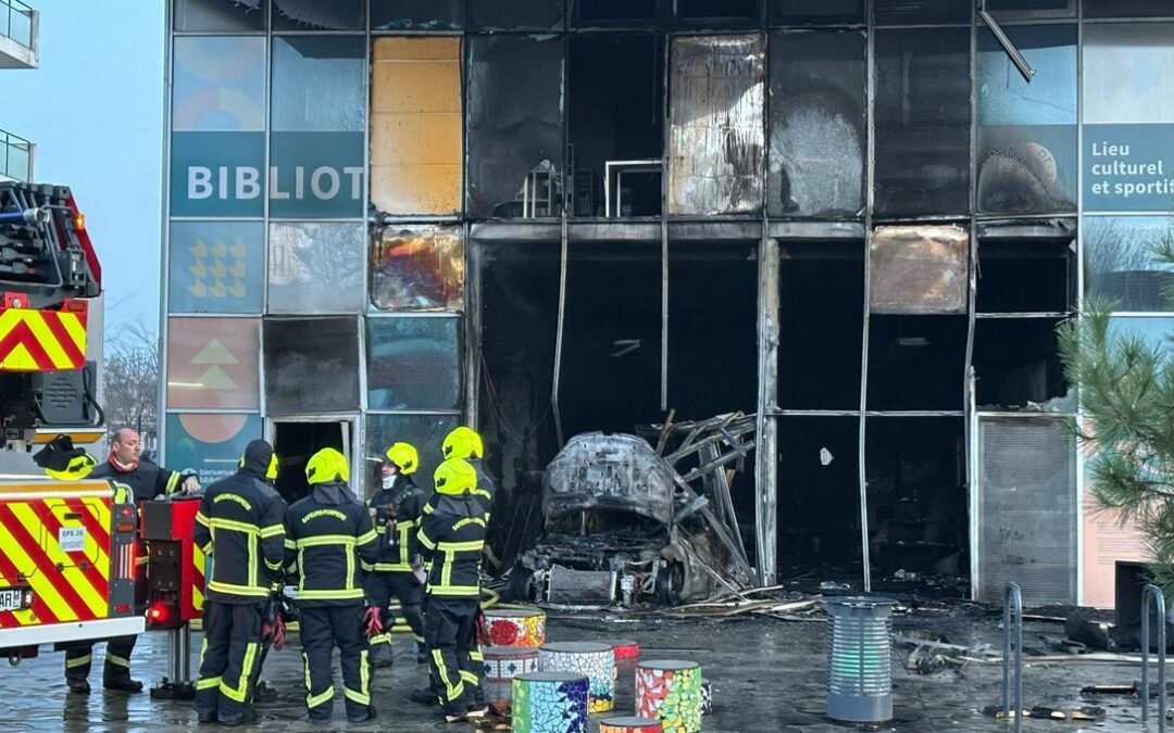 Les élus des groupes « Socialistes et Apparentés » et « Grenoble Démocratie Écologie Solidarité » expriment leur tristesse, leur colère et leur consternation suite à l’incendie volontaire de la bibliothèque